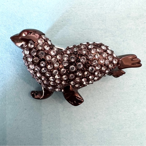 Vintage Menagerie Monet Seal Sea Lion Black with Blue Rhinestones Brooch Pin - Picture 4 of 4